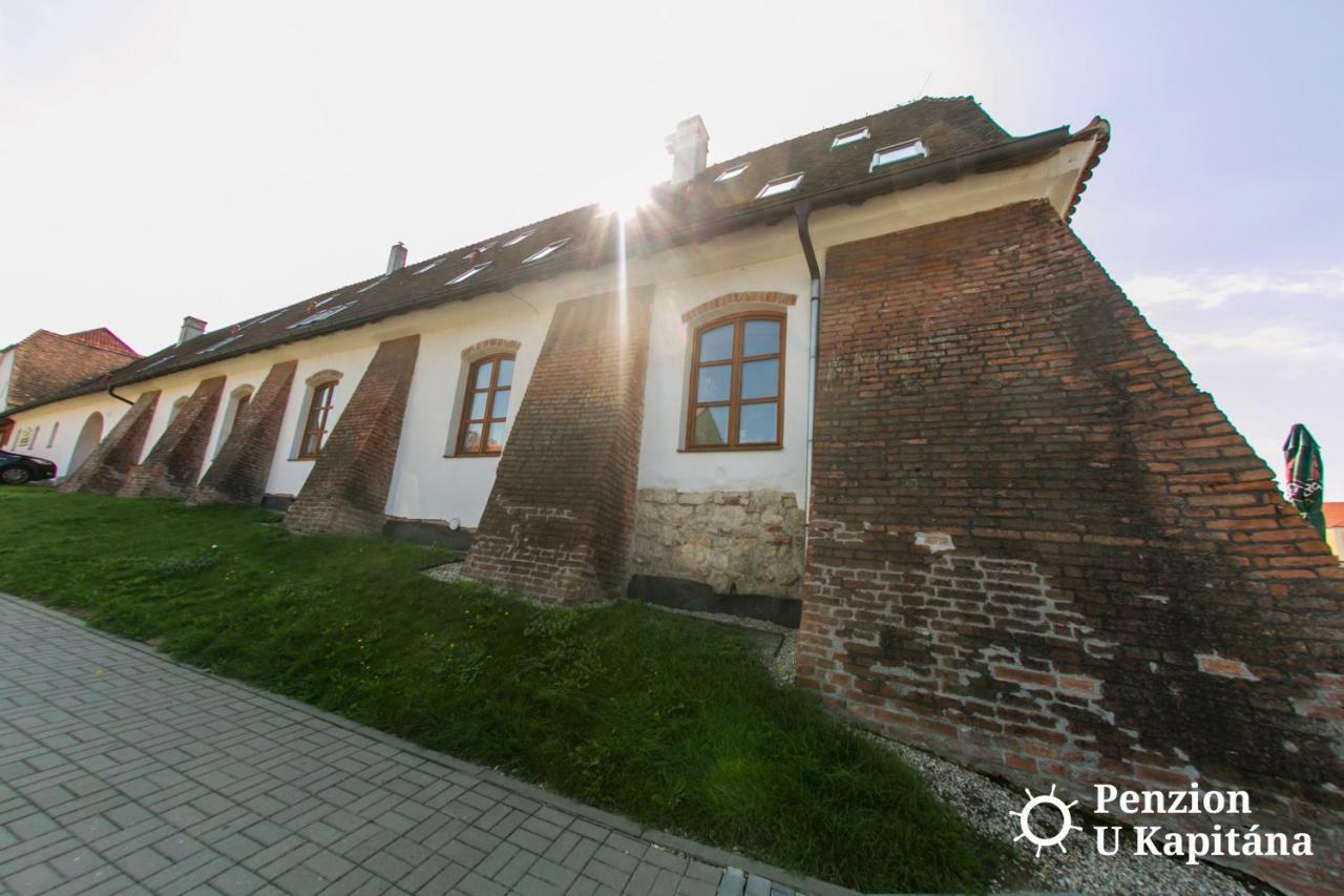Penzion U Kapitana Valtice Exterior photo