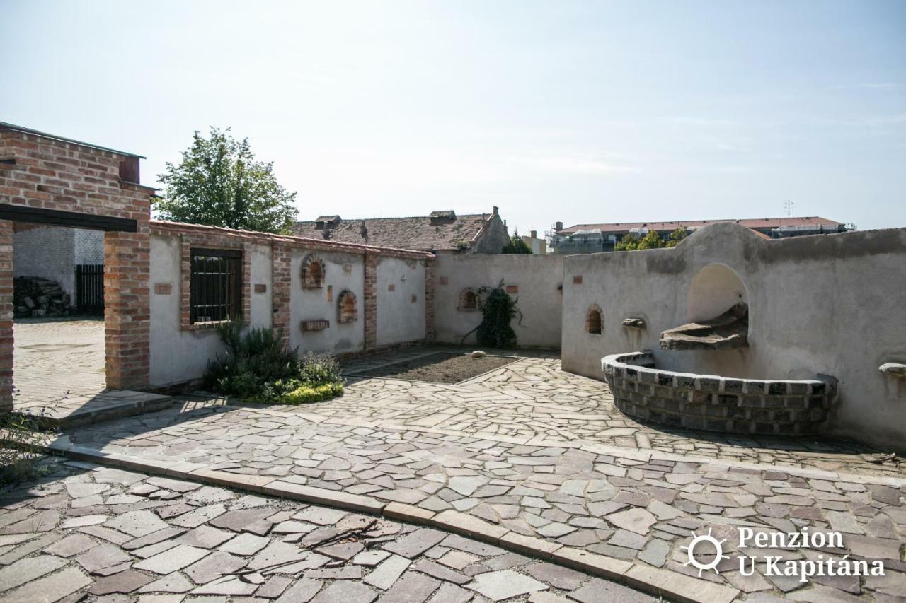 Penzion U Kapitana Valtice Exterior photo